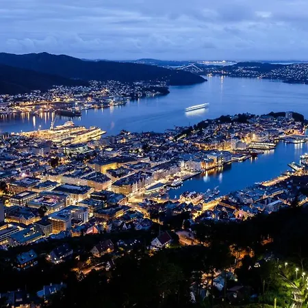 - Private Balcony Apartman Bergen